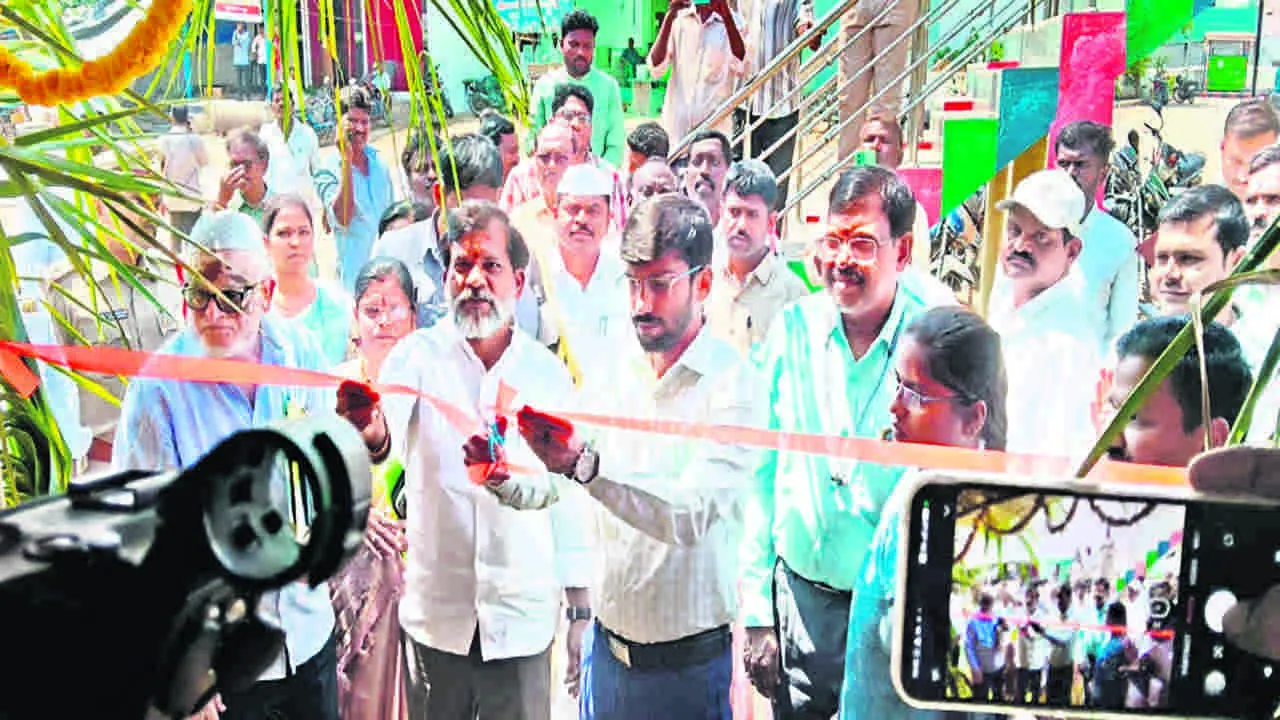 COLLECTOR: ప్రతి నీటి చుక్కను ఒడిసిపడదాం : కలెక్టర్‌