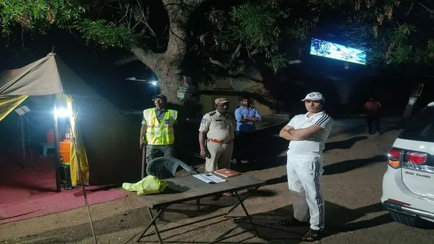 చెక్‌పోస్టుల వద్ద నిరంతర నిఘా