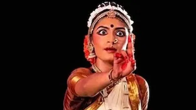 వీసా మోసానికి పాల్పడ్డారంటూ భారత సంతతి యువతిపై దుష్ప్రచారం