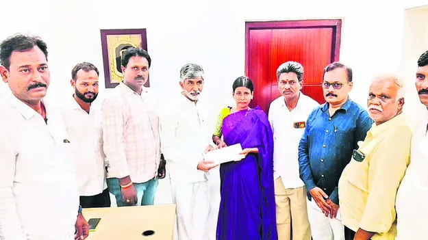 TDP: సీఎం సహాయ నిధి చెక్కుల పంపిణీ