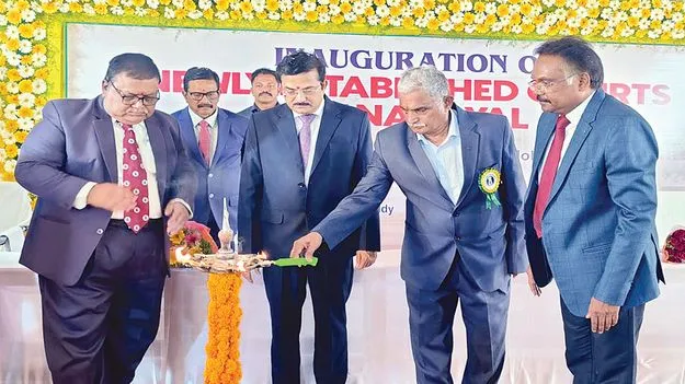 కేసులను త్వరితగతిన పరిష్కరించాలి