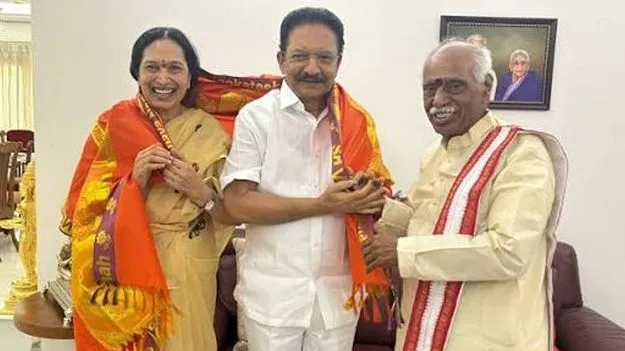 ఆంధ్రజ్యోతి జర్నలిస్ట్‌ విద్యాసాగర్‌కు జాతీయ వాగ్దేవి పురస్కారం