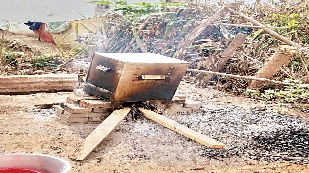 వాణిజ్య గ్యాస్‌ కోసం అగచాట్లు