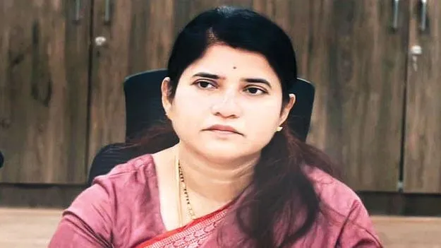 ప్రజా సమస్యలు పరిష్కరించండి 