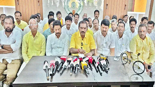 కాంగ్రెస్‌.. ఆ పార్టీ మిత్రపక్షాలు మహిళా ద్రోహులు