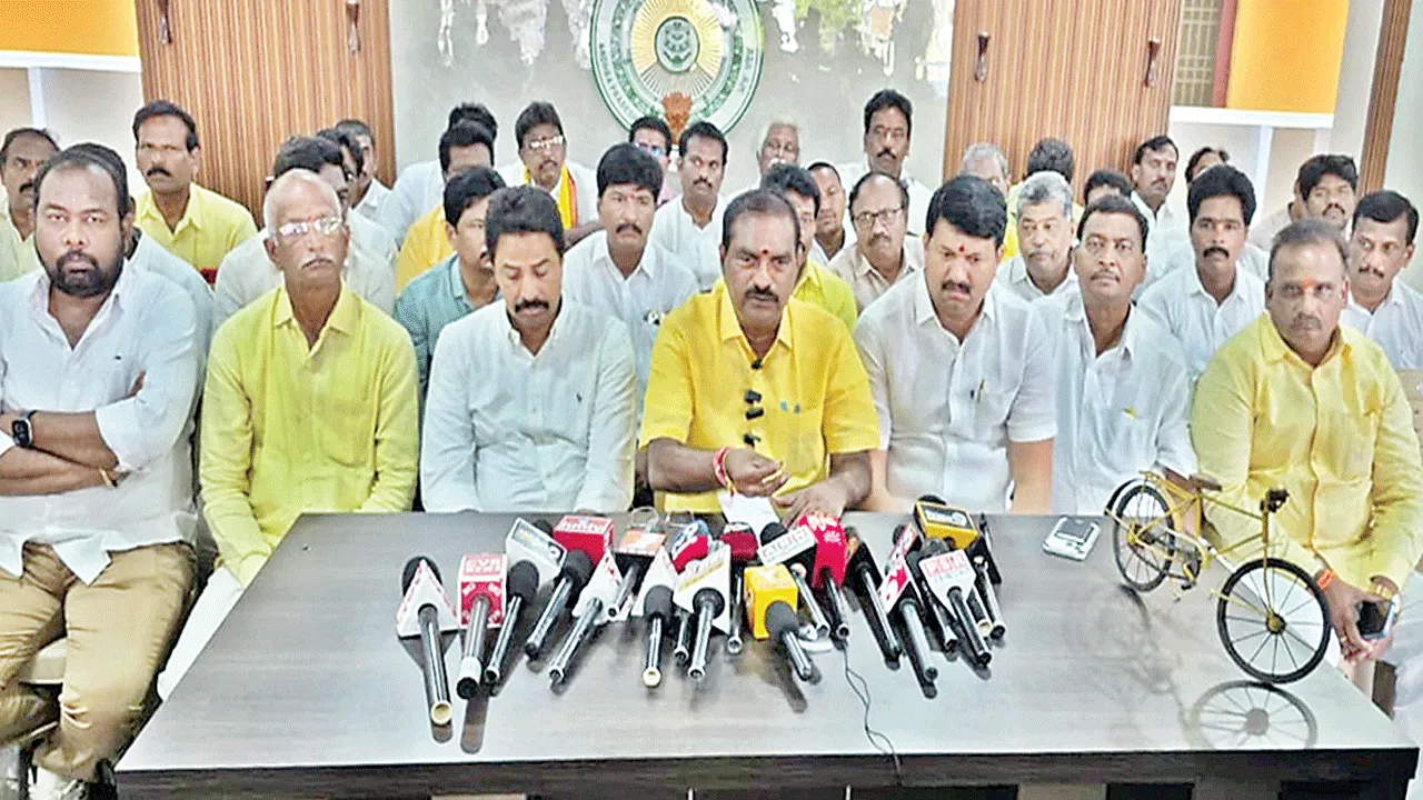 కాంగ్రెస్‌.. ఆ పార్టీ మిత్రపక్షాలు మహిళా ద్రోహులు