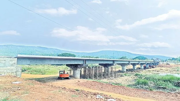 వేగంగా వారధి పనులు