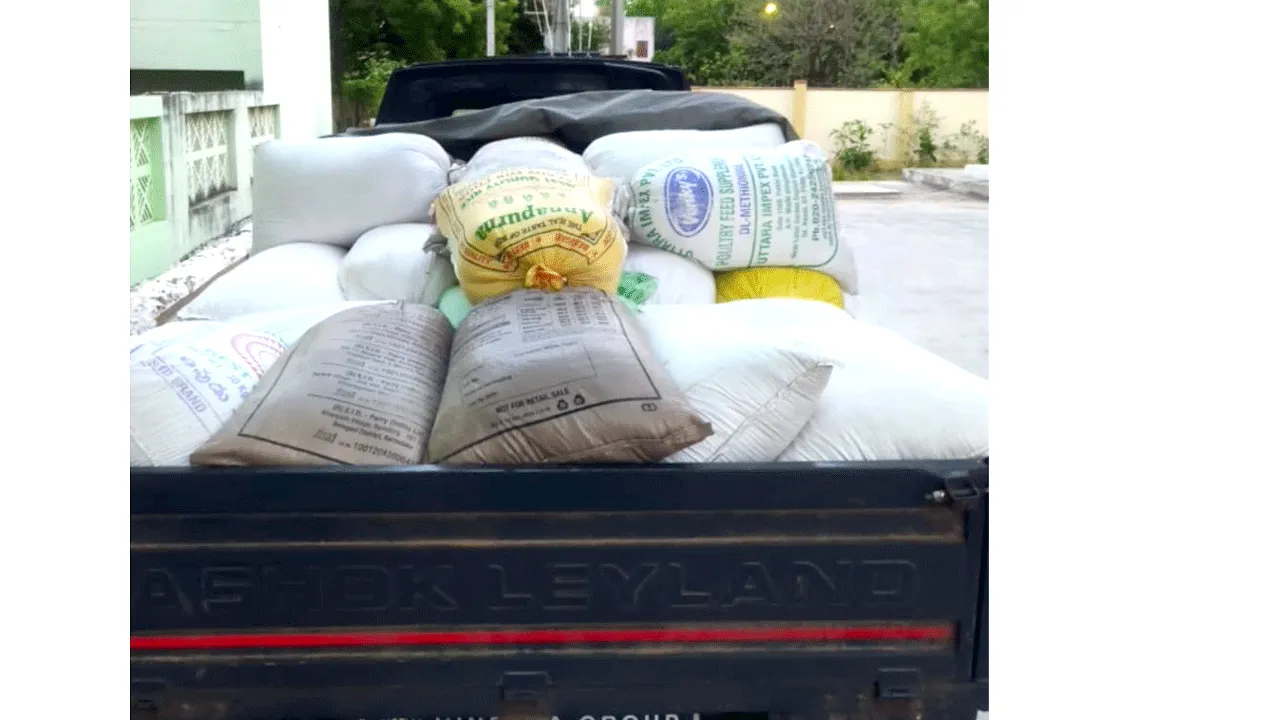 ఐదు టన్నుల రేషన్‌ బియ్యం పట్టివేత