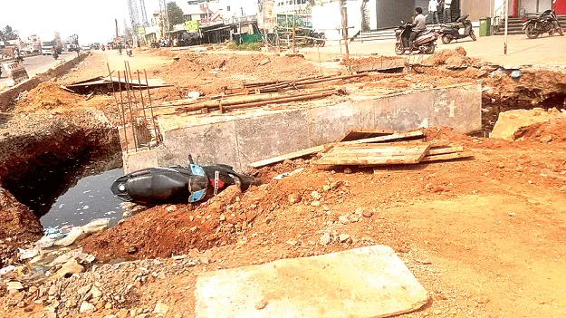 ఇంకెంతమంది ప్రాణాలు పోవాలి?