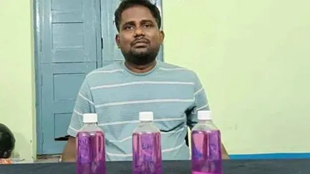 పొలాలకు తరలించే చెరువు మట్టికి 4 లక్షల లంచం