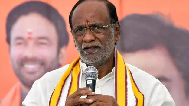 ముఖ్యమంత్రివి పగటి కలలు