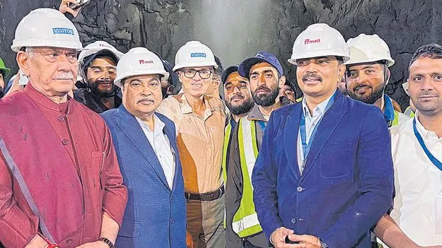 మంచుకొండల్లో మానవ నిర్మిత అద్భుతం