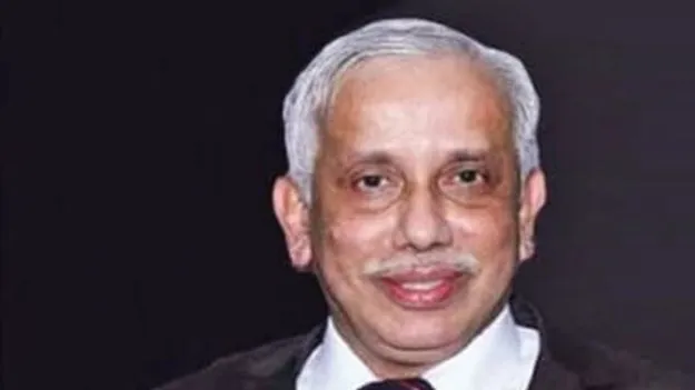 లోక్‌భవన్‌లో అంతా తానై..