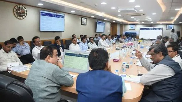 గడువులోగా రహదారుల పనులు పూర్తి కావాలి