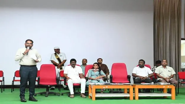ఇందిరమ్మ ఇళ్ల ఎంపికలో పూర్తి పారదర్శకత