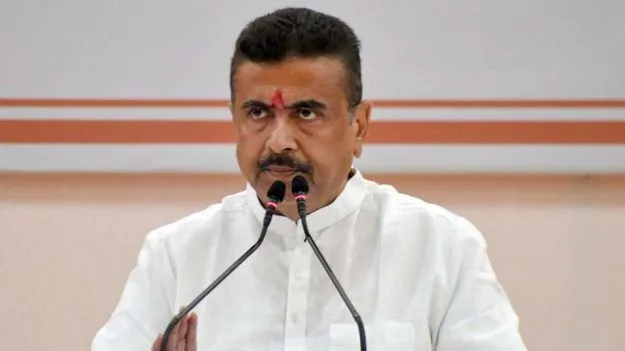 మేం కఠిన చర్యలు తీసుకొనేలోపే చొరబాటుదారులంతా పారిపోండి