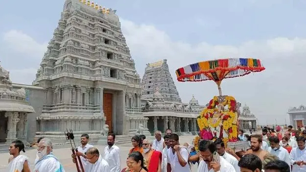 లక్ష్మీనృసింహుడి జయంత్యుత్సవాలకు శ్రీకారం 