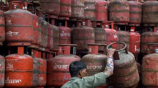 సిలిండర్లకు గుడ్‌బై.. పీఎన్‌జీకి జై