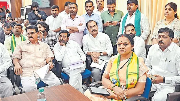 రైతు డిస్కమ్‌ కావాలి... వద్దు!
