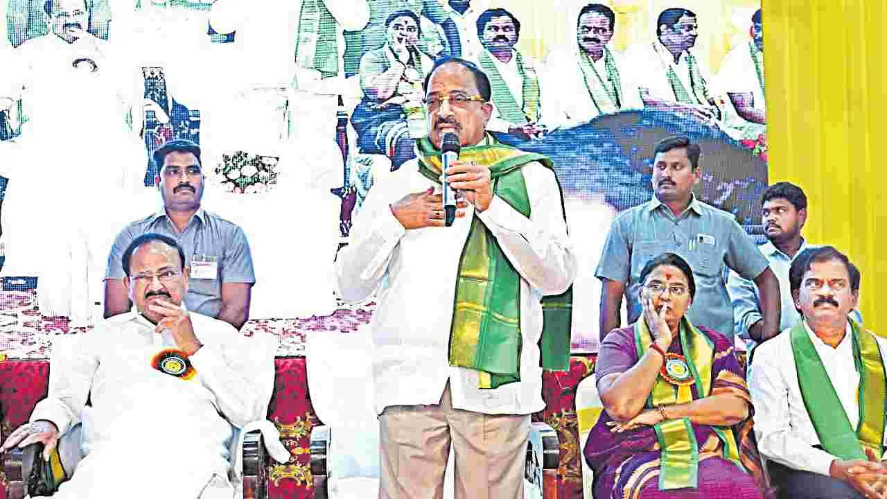 ‘పదవీ విరమణ చేశా.. పెదవి విరమణ చేయలేదు’