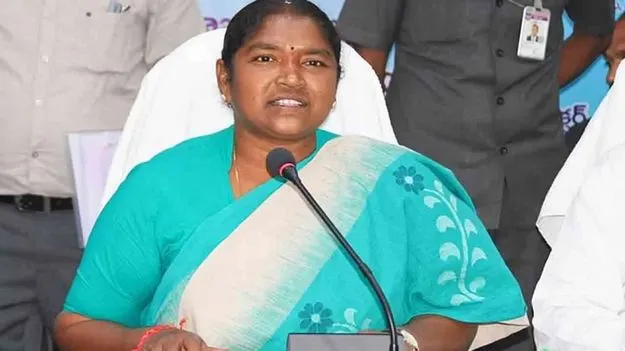 డయాలసిస్‌ బాధితులకు చేయూత పెన్షన్లు