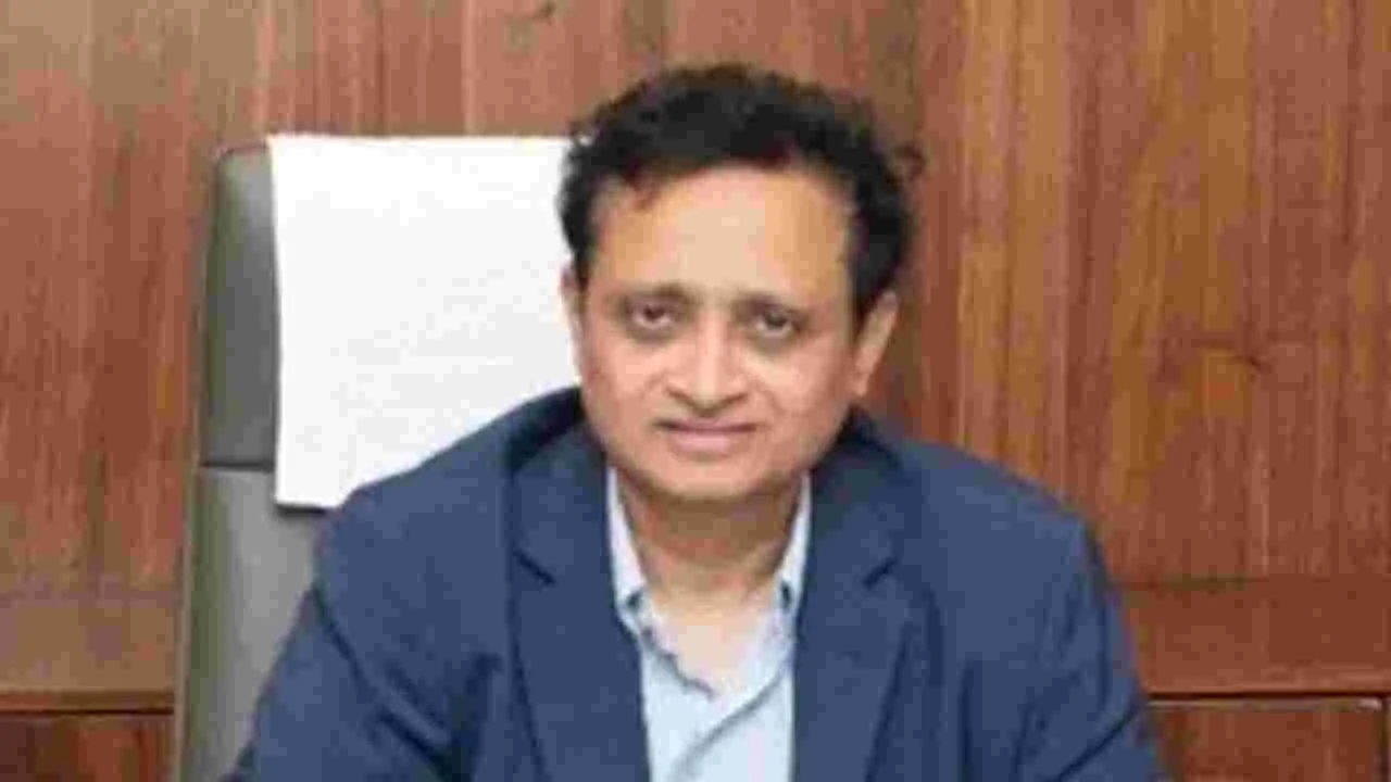 ఏజీఐసీఎల్‌ ఎండీ శ్రీనివాస్‌ రాజీనామా