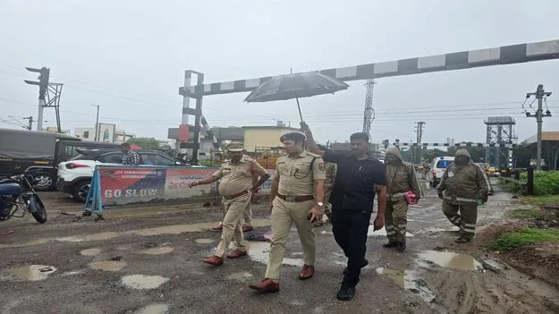 Karimnagar:  వర్ష ప్రభావిత ప్రాంతాలను పరిశీలించిన సీపీ