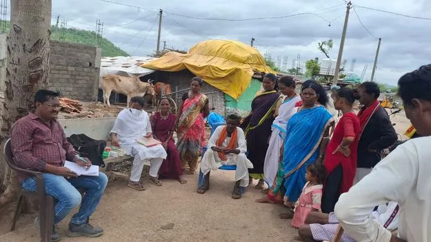 Kumram Bheem Asifabad:  గిరిజన గ్రామాల్లో రాపిడ్‌ ఫీవర్‌ సర్వే