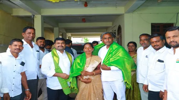  Rajanna Sircilla:  రైతులకు అందుబాటులో ఉంటూ.. సేవలు అందించాలి
