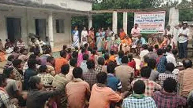 ప్రజాపాలన గ్రామ సభలకు విశేష స్పందన