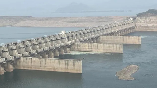 15 నెలల్లో తొలిదశ పూర్తిచేయాలి