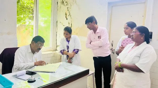 అందుబాటులో ఉండి వైద్య సేవలు అందించాలి