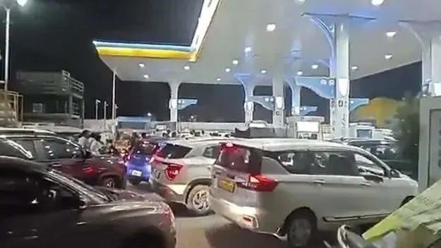 పెట్రోల్‌, డీజిల్‌ ‘నో స్టాక్‌!’