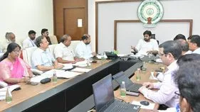 అటవీ భూముల్ని స్వాధీనం చేసుకోండి