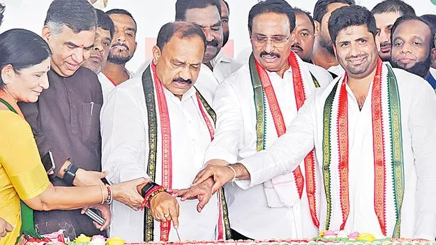గాంధీభవన్‌లో ఘనంగా రాహుల్‌ జన్మదిన వేడుక 