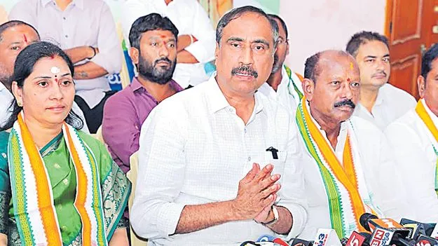 స్పెషల్‌ ప్యాకేజీతోనే బీఆర్‌ఎ్‌సలో జీవన్‌రెడ్డి చేరిక