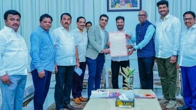 ఎన్నారైల దత్తతకు ఇంటిగ్రేటెడ్‌ స్కూళ్లు 