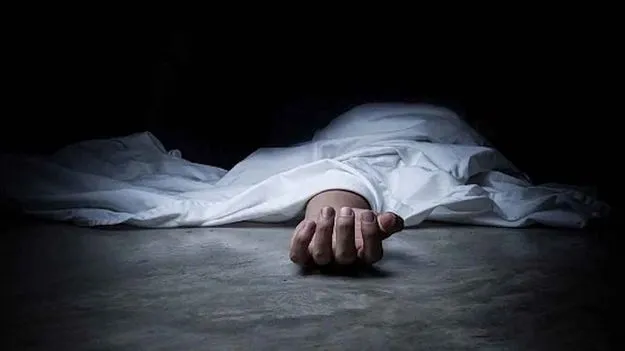 నాన్‌వెజ్‌ ఎందుకు వండలేదన్నందుకు భర్తను నరికి చంపిన భార్య