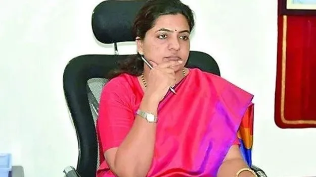 కోర్టుకు రానందుకు అరెస్టు వారెంట్‌ ఇస్తాం