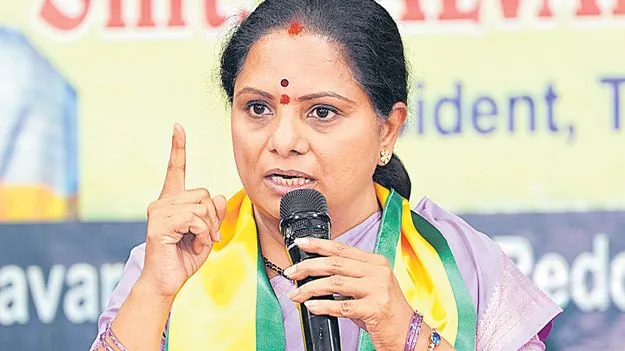 తండ్రిగా గౌరవిస్తారాజకీయంగా విభేదిస్తా