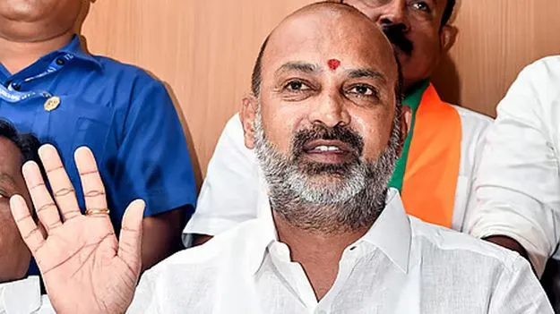 రేవంత్‌, కేటీఆర్‌ మధ్య డీల్‌ 