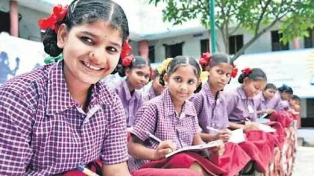 గురుకులాల్లో ఏకరీతి సిబ్బంది నమూనా  పెట్టండి 