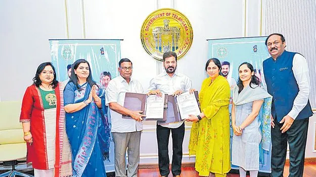 సర్కారీ స్కూళ్ల అభివృద్ధికి ముందుకొచ్చిన సంస్థలు