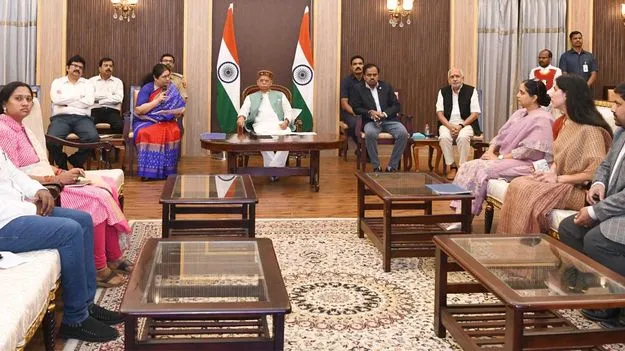 సరస్వతి అంత్య పుష్కరాలకు గవర్నర్‌కు ఆహ్వానం