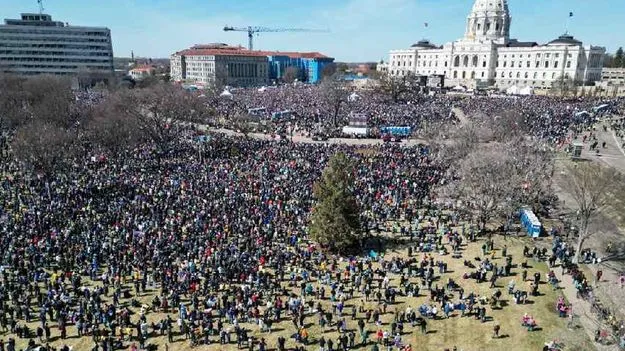 ఈ యుద్ధం మాకొద్దు