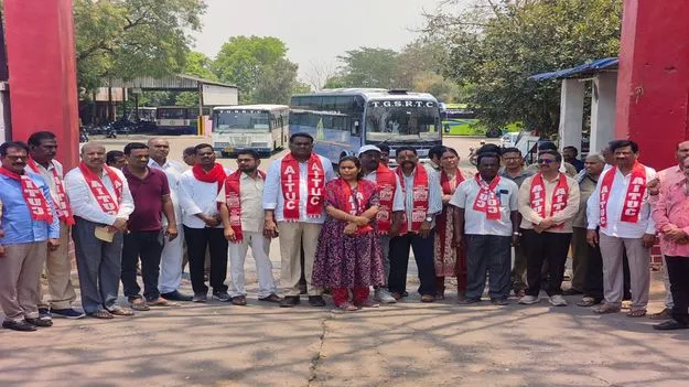 ఆర్టీసీ సమ్మెను విజయవంతం చేయాలి 