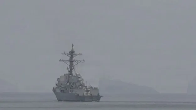 రంగంలోకి అమెరికా యుద్ధ నౌకలు