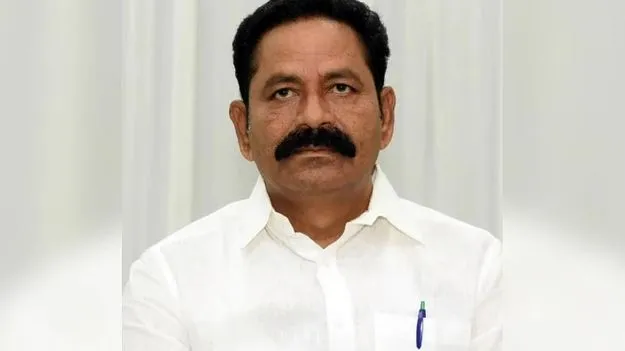 30 ఏళ్లుగా పొజిషన్‌లో ఉన్నారని చెప్పాడు!