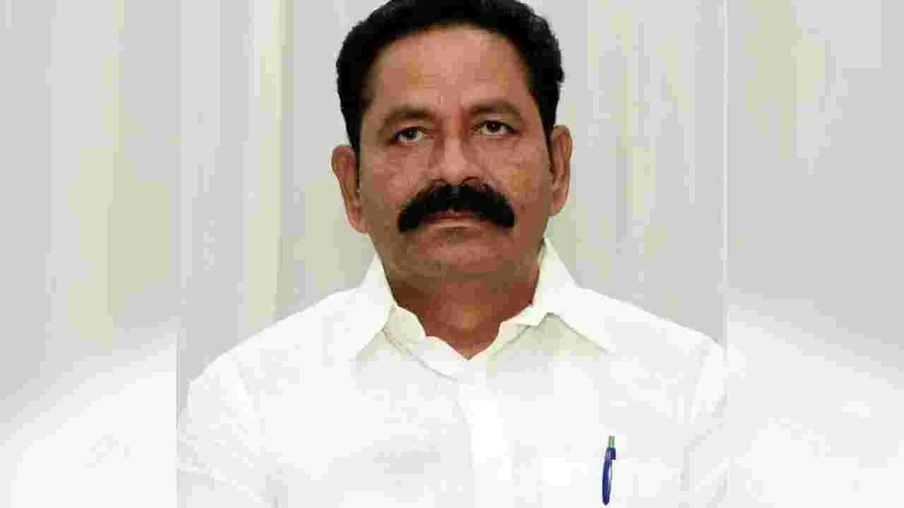 30 ఏళ్లుగా పొజిషన్‌లో ఉన్నారని చెప్పాడు!