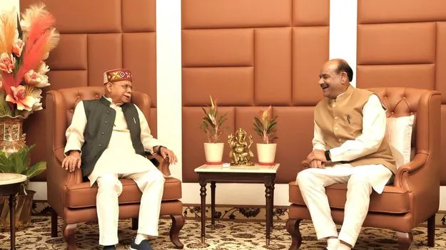 లోక్‌సభ స్పీకర్‌ ఓం బిర్లాతో గవర్నర్‌ శివప్రతాప్‌ శుక్లా భేటీ